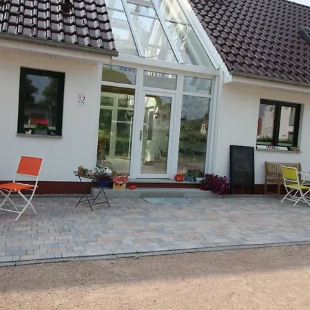 Konukevi Ostseepension Tonart 3*